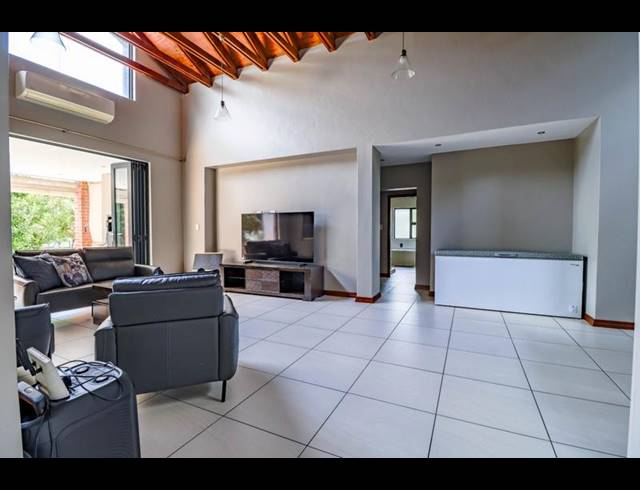 3 BEDROOM HOUSE FOR SALE IN COPPERLEAF ESTATE